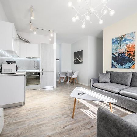 Miku Apartment-Modernly Designed Downtown Tiranë Ngoại thất bức ảnh
