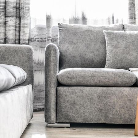 Miku Apartment-Modernly Designed Downtown Tiranë Ngoại thất bức ảnh