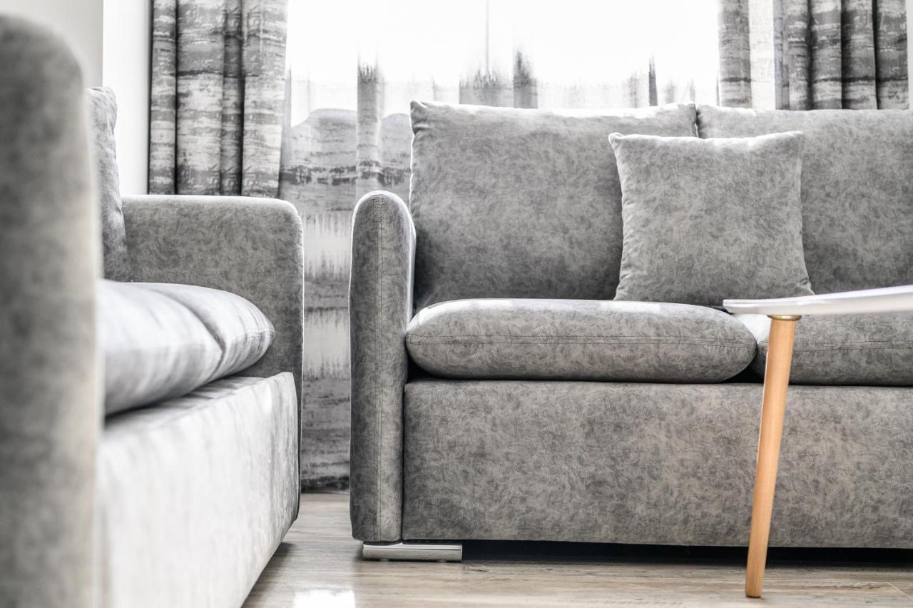 Miku Apartment-Modernly Designed Downtown Tiranë Ngoại thất bức ảnh