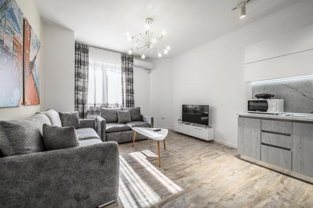 Miku Apartment-Modernly Designed Downtown Tiranë Ngoại thất bức ảnh